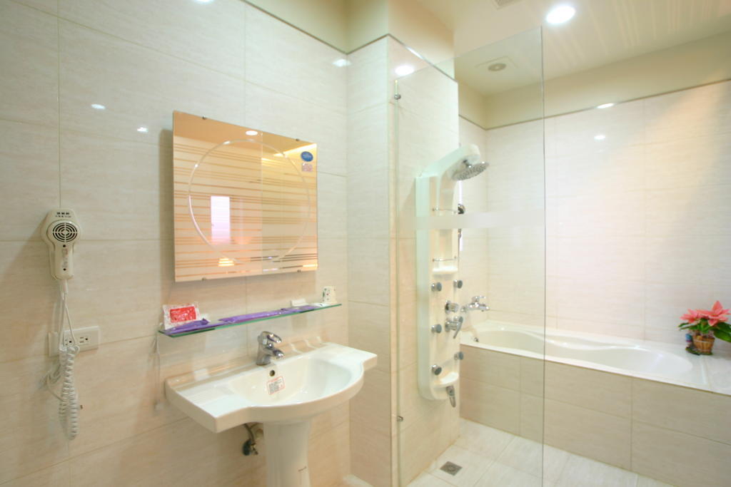 King Town Hotel Лодун Экстерьер фото