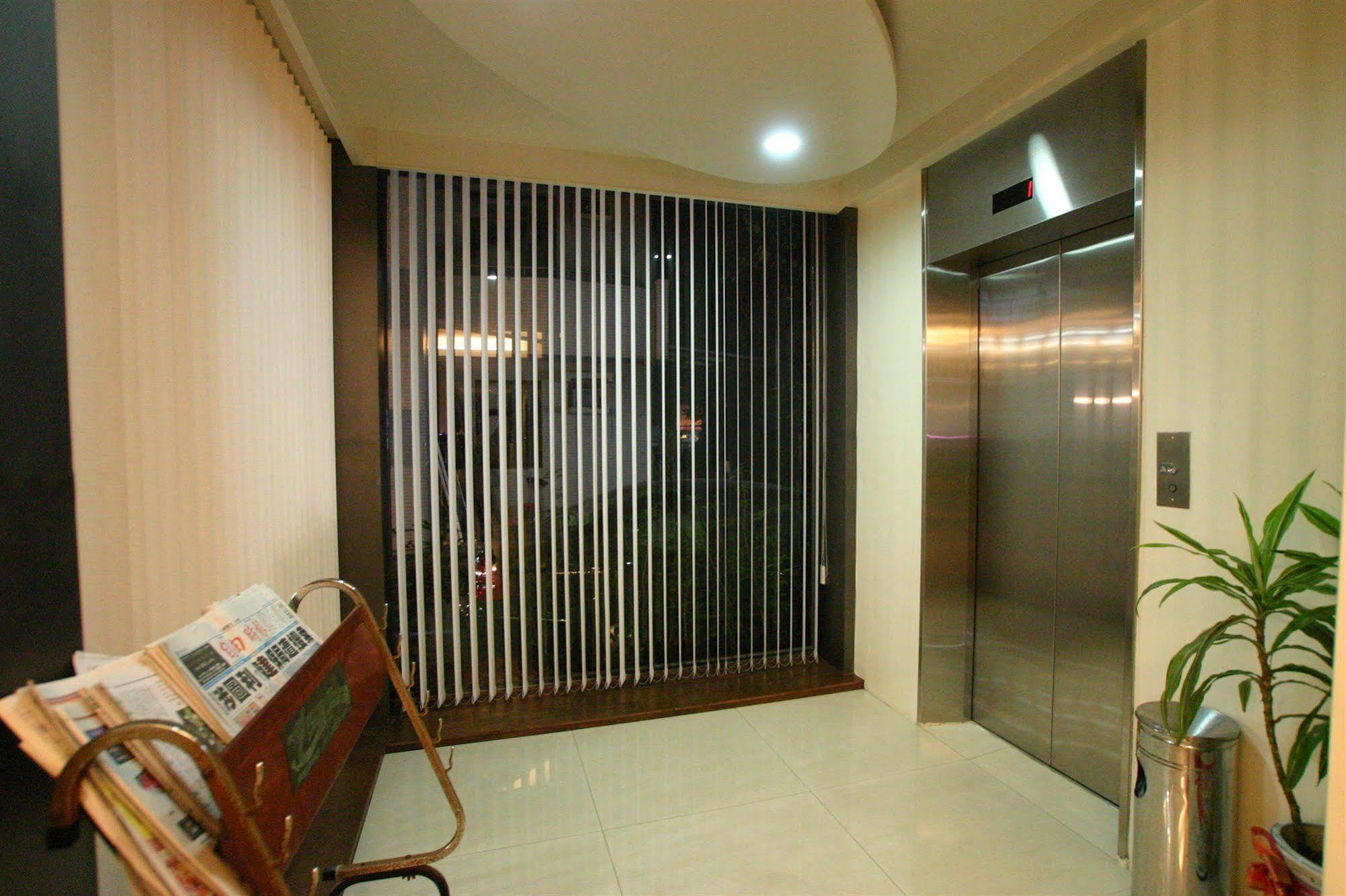 King Town Hotel Лодун Экстерьер фото