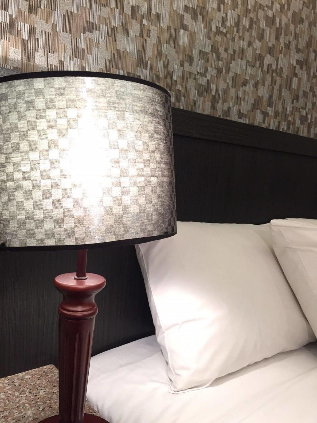 King Town Hotel Лодун Экстерьер фото