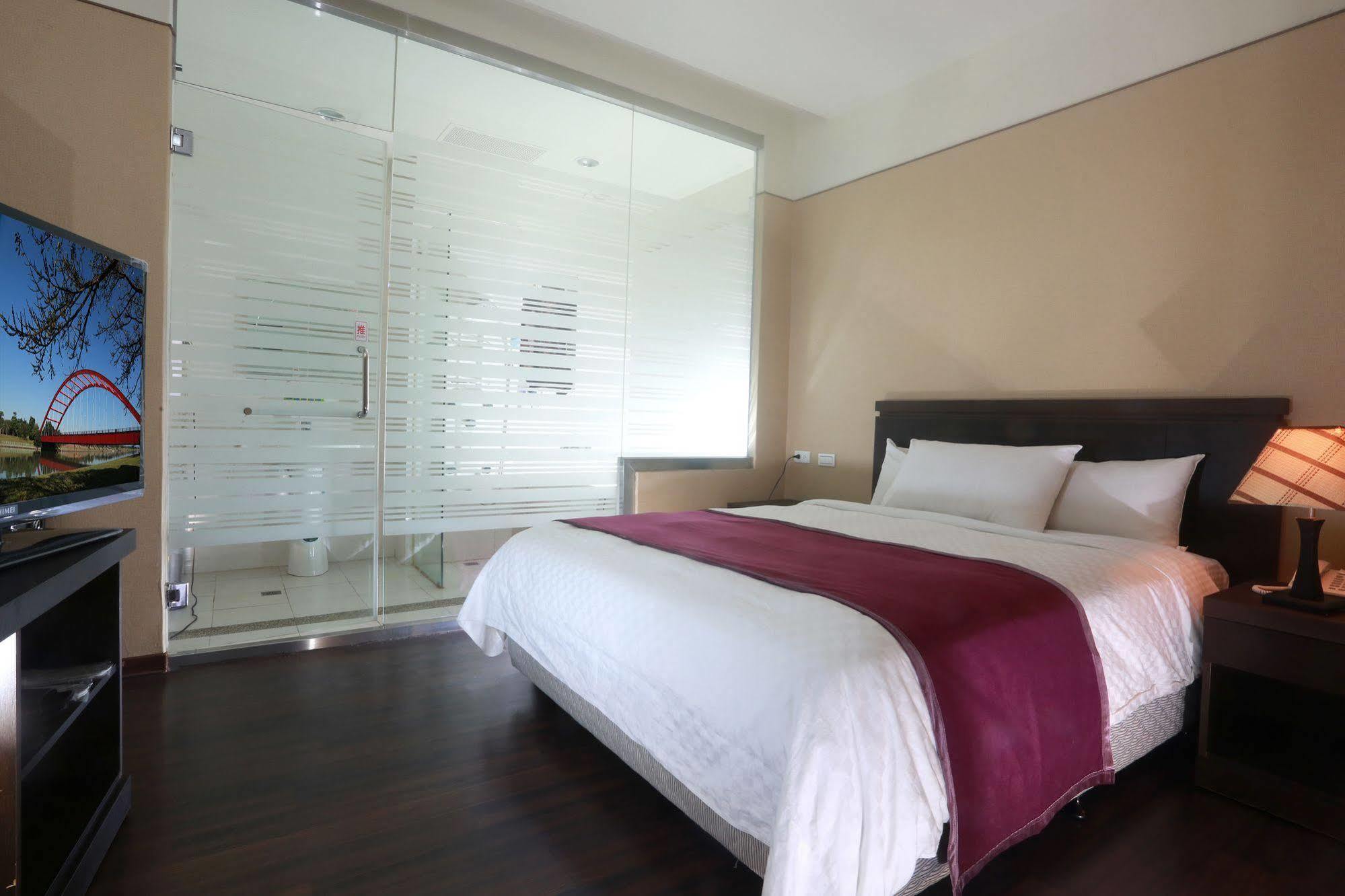 King Town Hotel Лодун Экстерьер фото