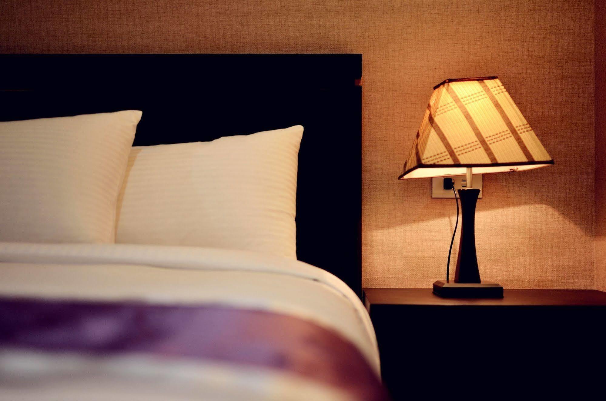 King Town Hotel Лодун Экстерьер фото